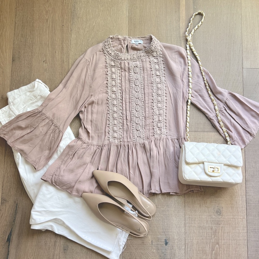 Kensie size M (also fits S) dusty rose/mauve blouse w/ lace detailing.